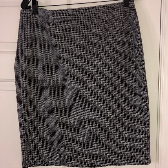 🖤🖤NYCC Black/White pencil skirt 🖤🖤 - Picture 3 of 7